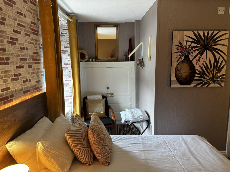 Room1b